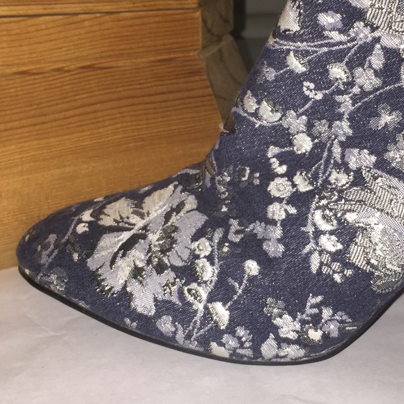 Silver/blue floral embroidery booties - Picture 3 of 4